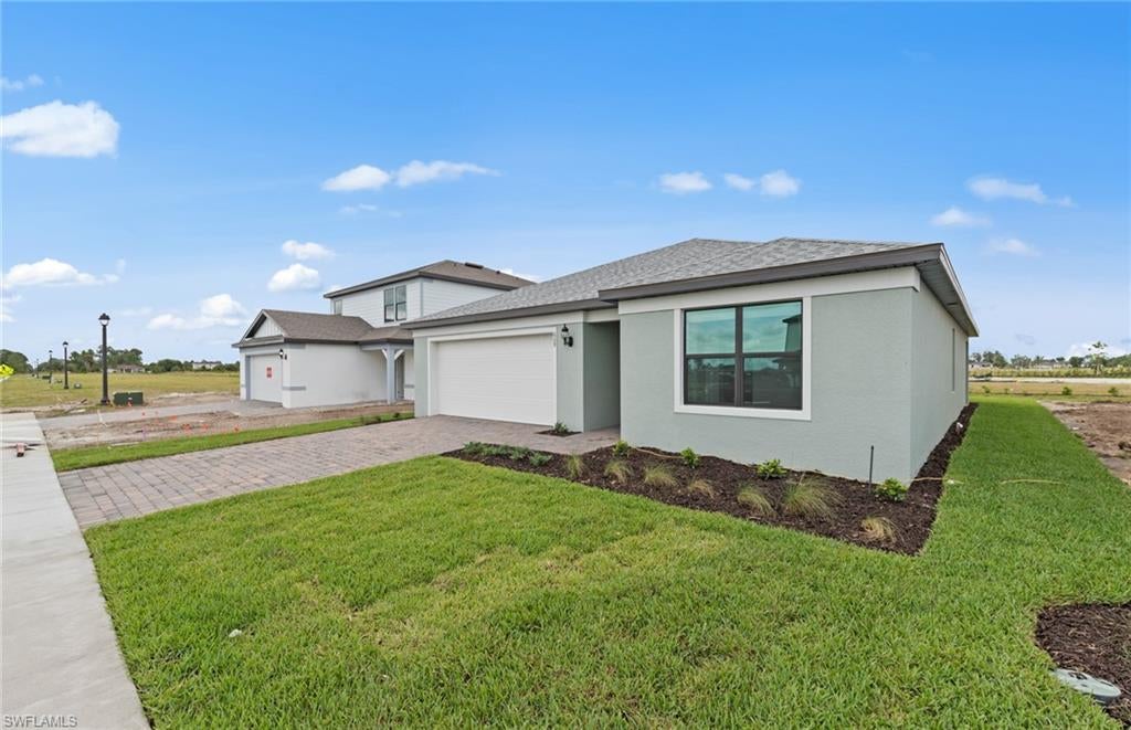 WHISPERING LAKES - Residential