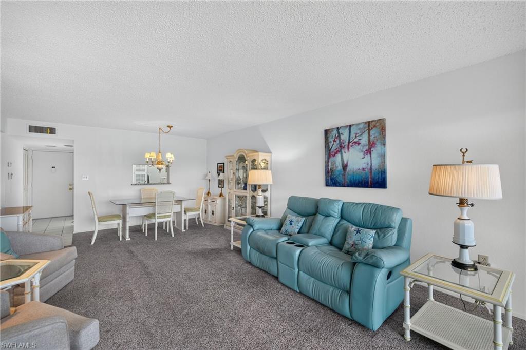 SEVEN LAKES - Residential
