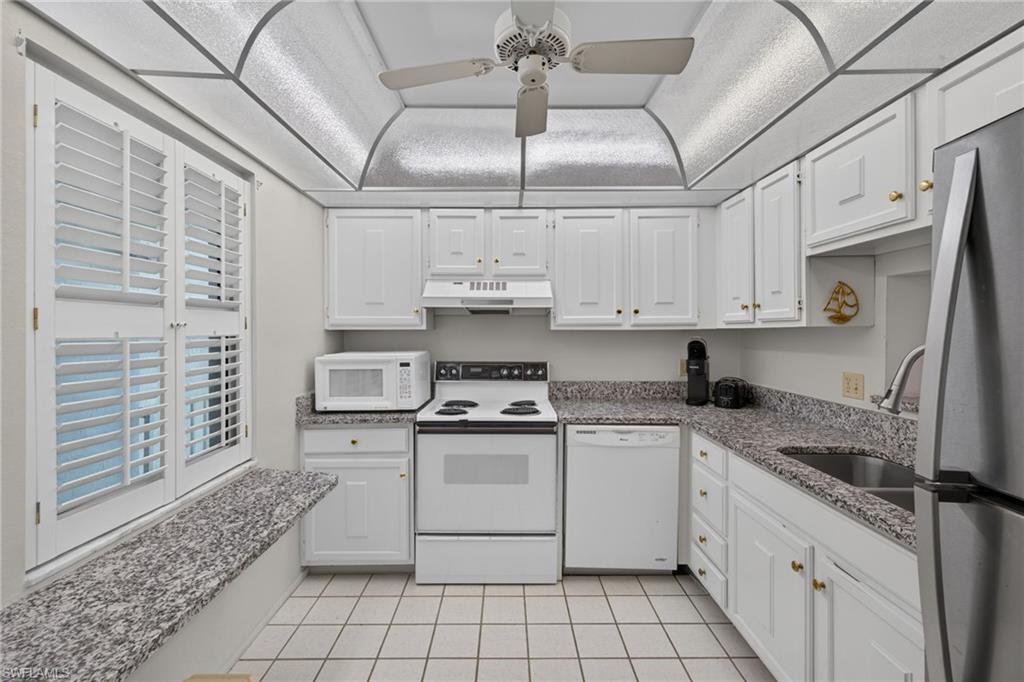 SEVEN LAKES - Residential