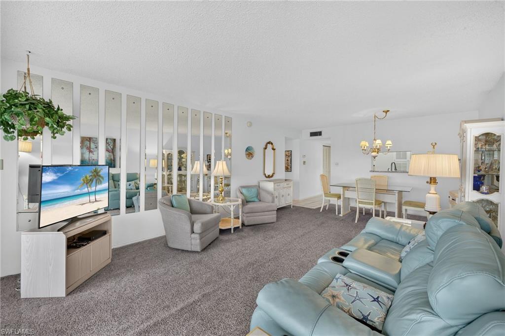 SEVEN LAKES - Residential