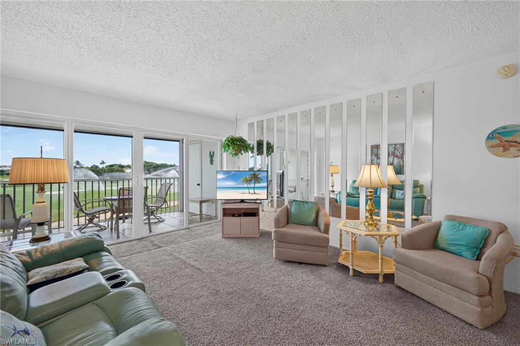 SEVEN LAKES - Residential