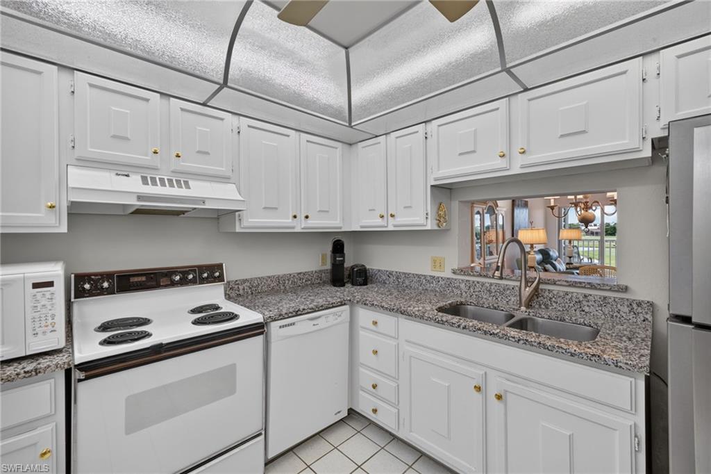 SEVEN LAKES - Residential