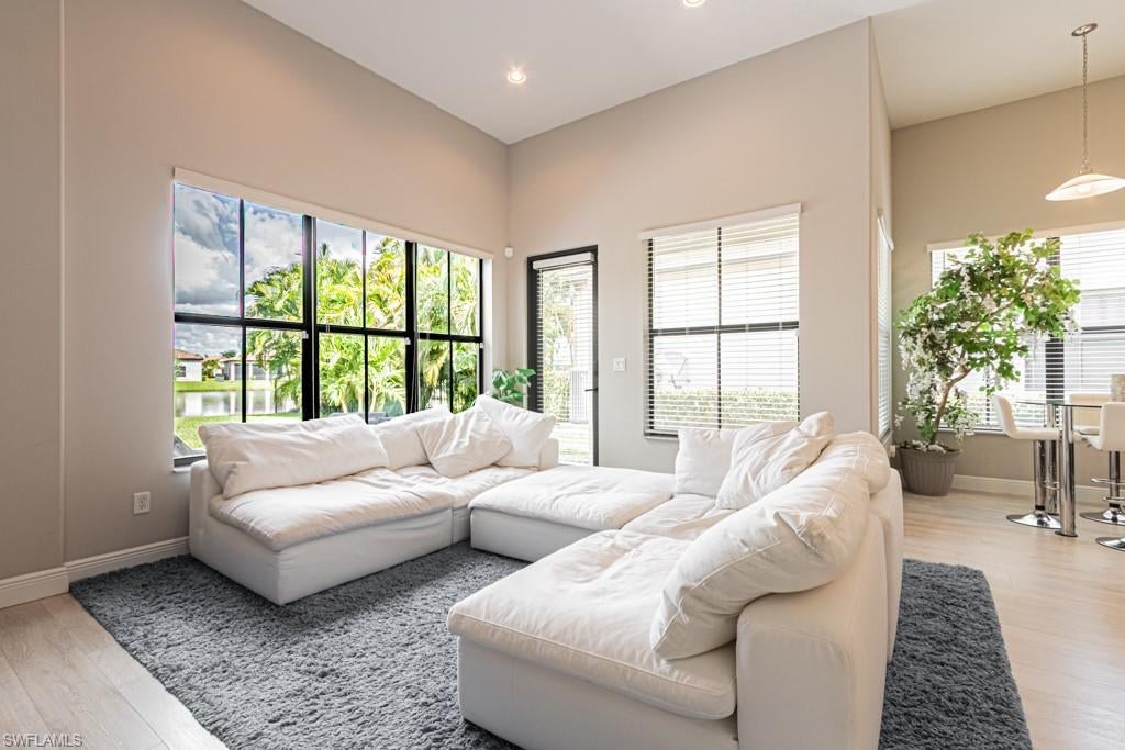 MAPLE RIDGE - Residential