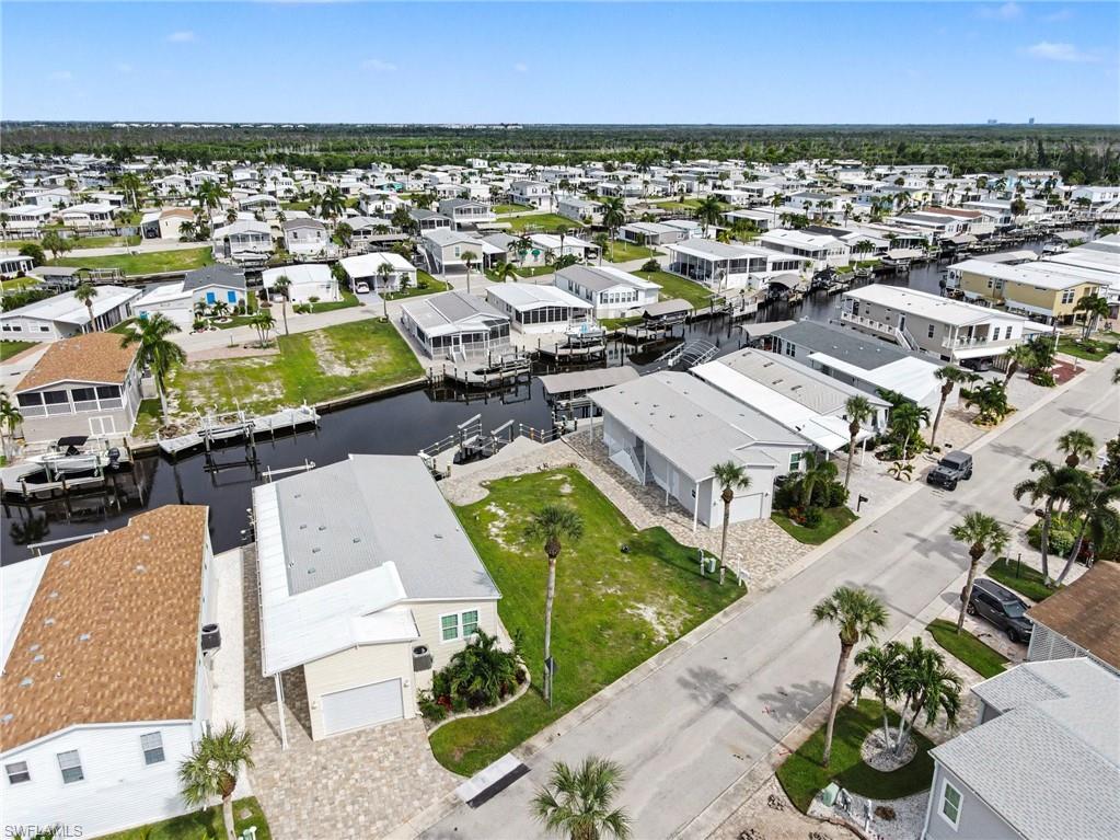 BAYSIDE ESTATES - Land