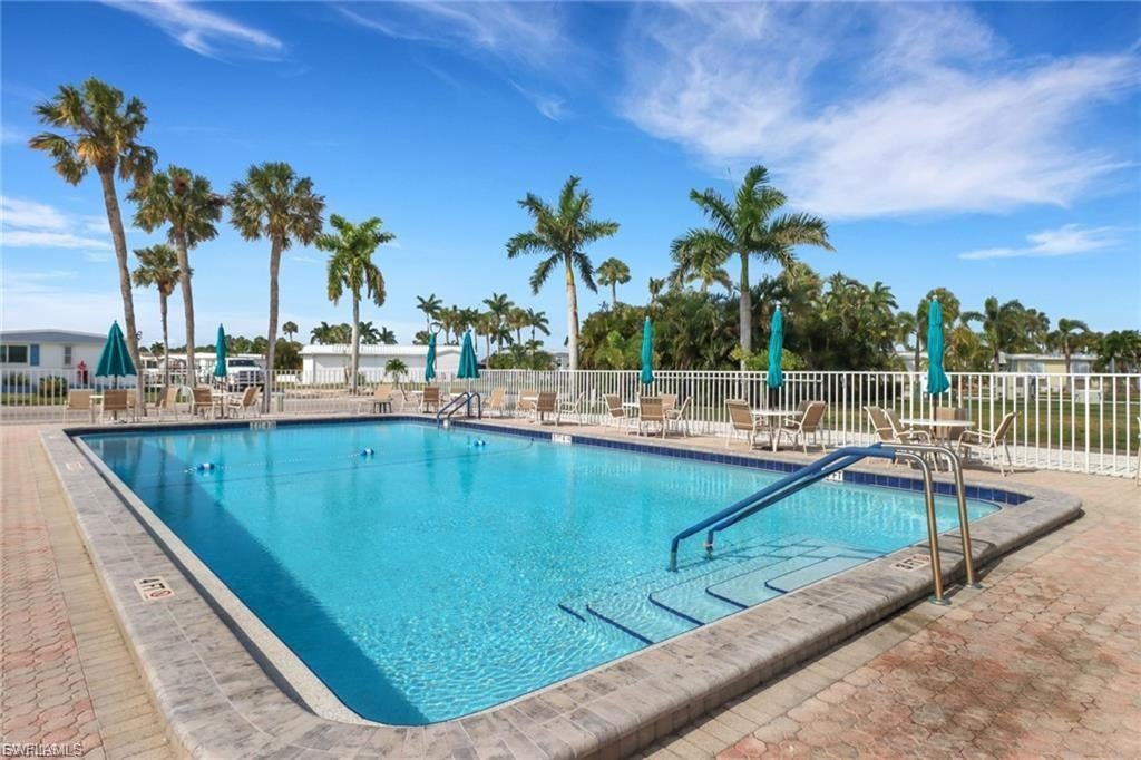 BAYSIDE ESTATES - Land