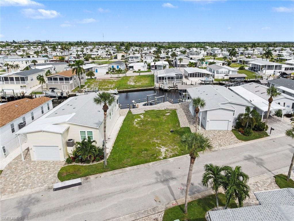 BAYSIDE ESTATES - Land