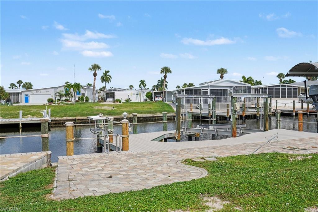 BAYSIDE ESTATES - Land