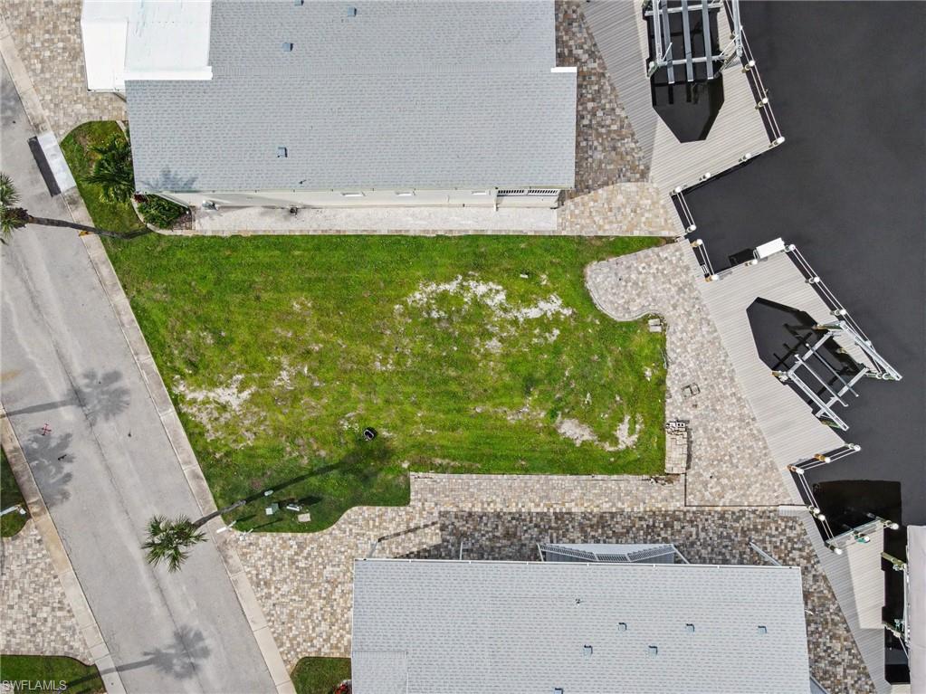 BAYSIDE ESTATES - Land