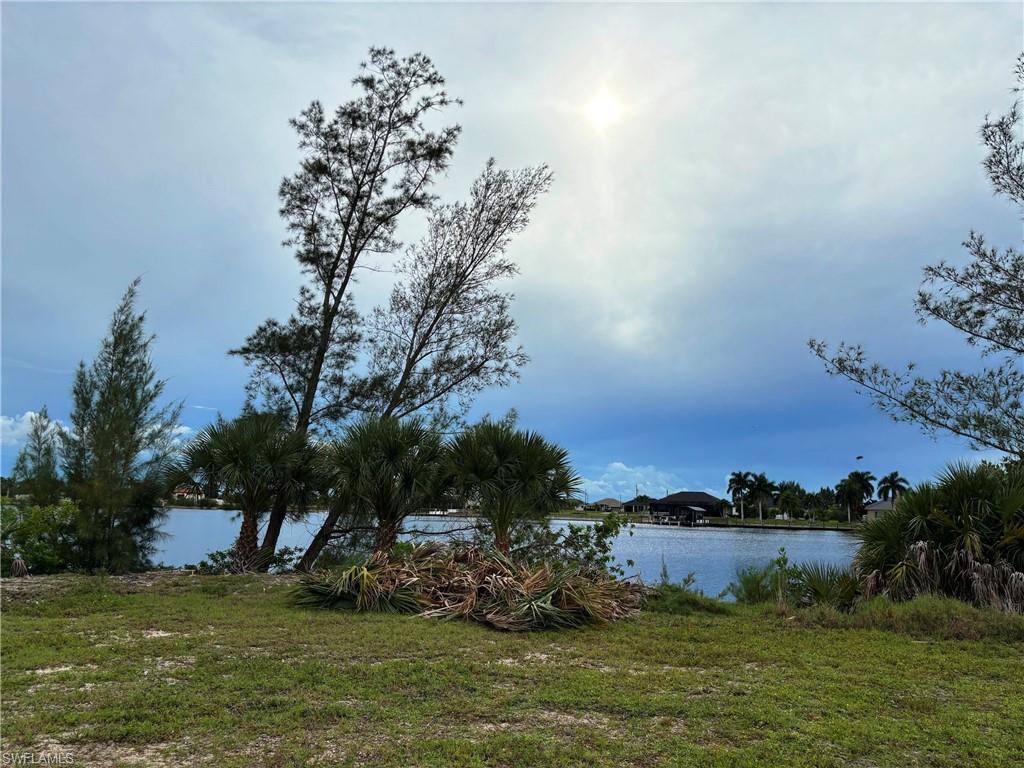 CAPE CORAL - Land