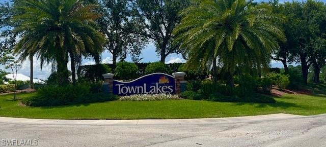 TOWN LAKES - Residential