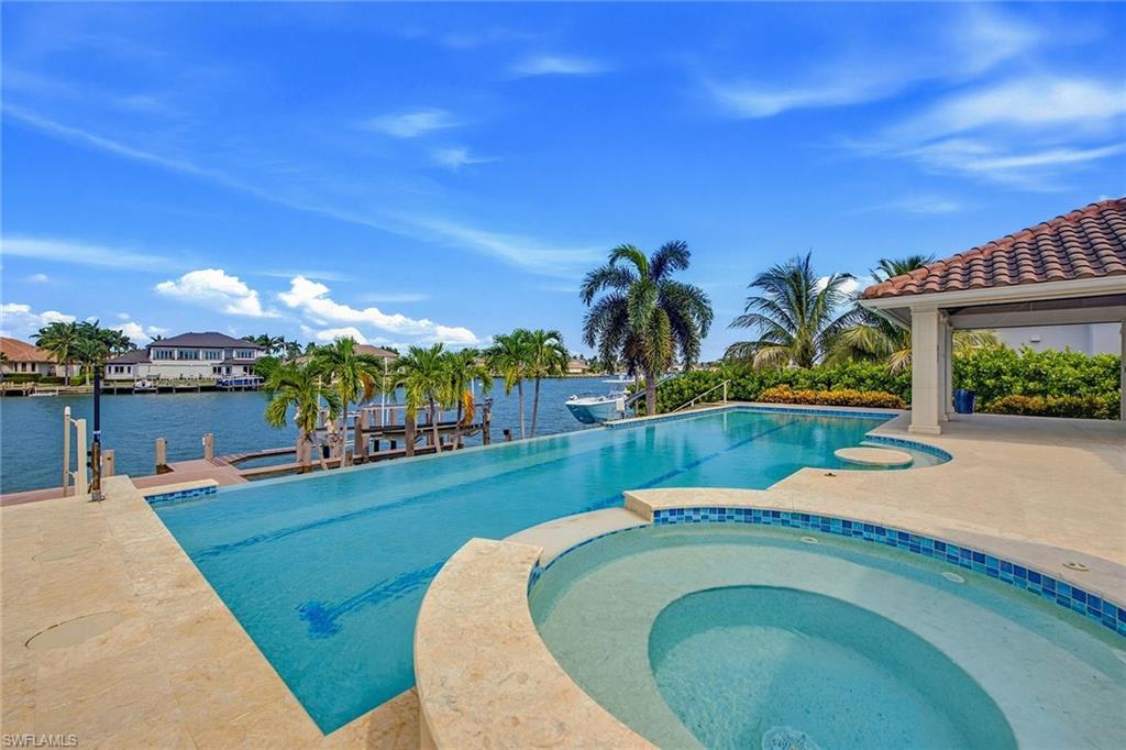 ESTATES - Residential