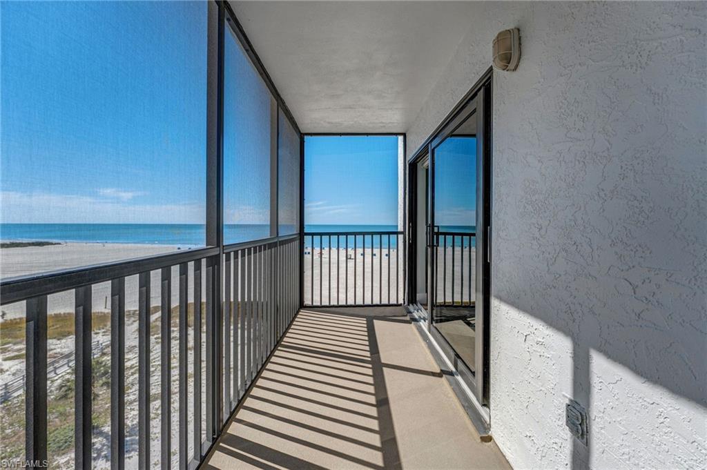 ISLAND WINDS CONDO - Residential
