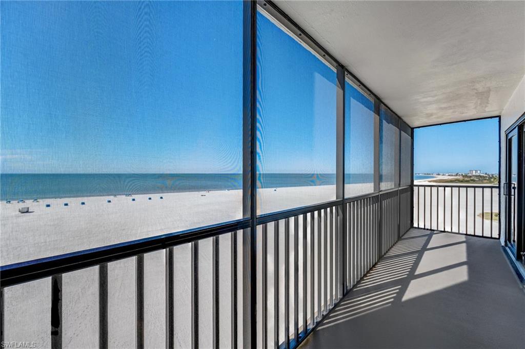 ISLAND WINDS CONDO - Residential