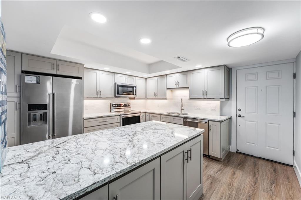 ISLAND WINDS CONDO - Residential