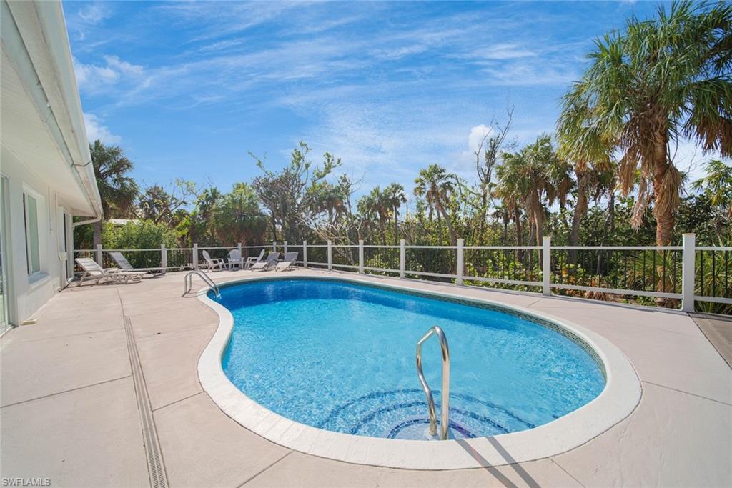 SANIBEL BAYOUS - Residential