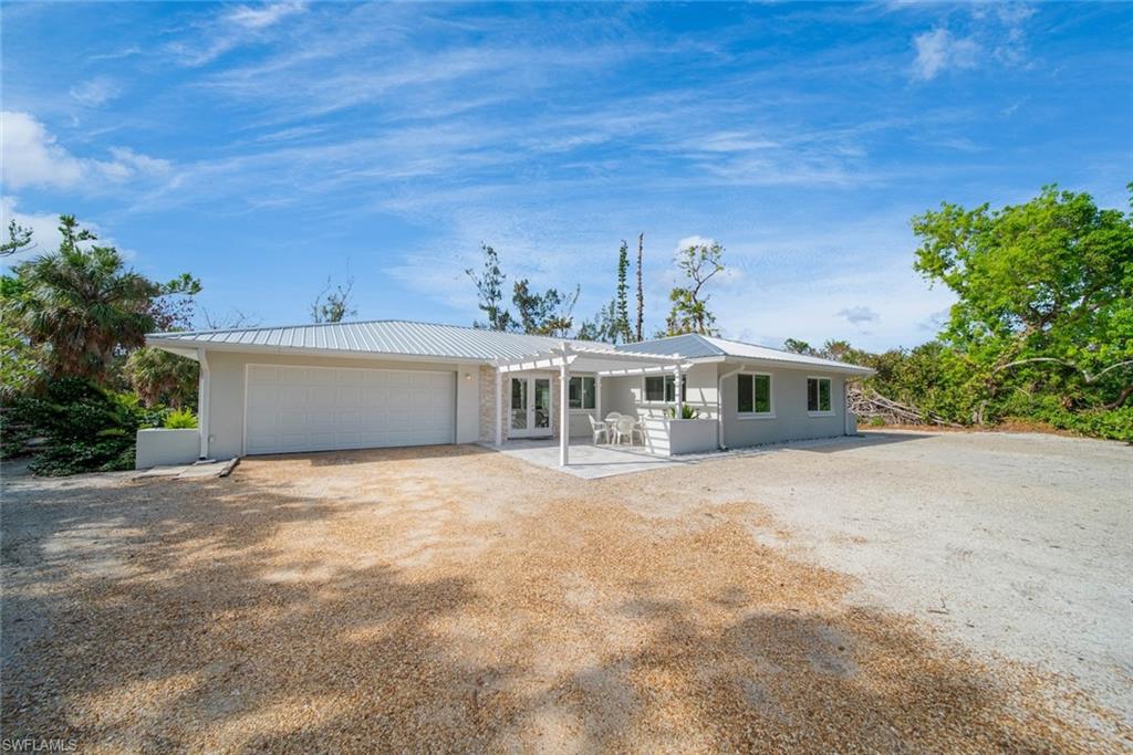 SANIBEL BAYOUS - Residential