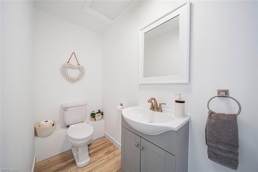 SANIBEL BAYOUS - Residential