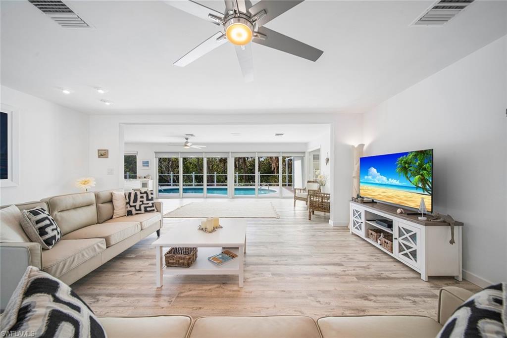 SANIBEL BAYOUS - Residential