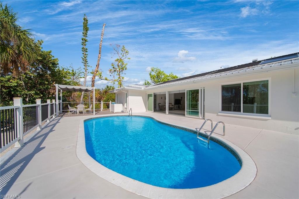 SANIBEL BAYOUS - Residential