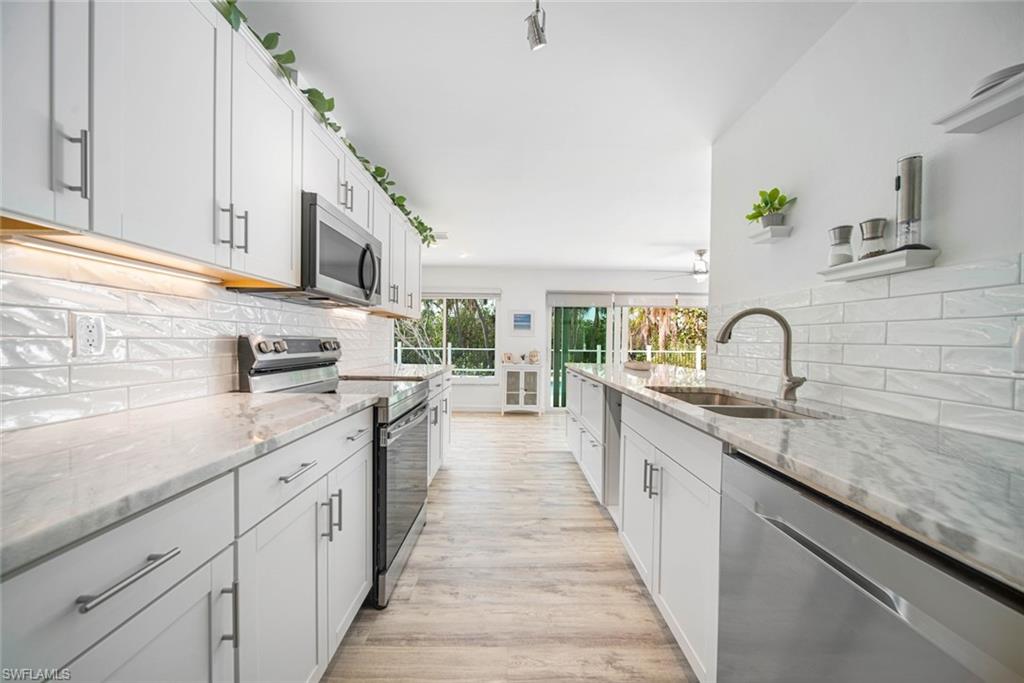 SANIBEL BAYOUS - Residential