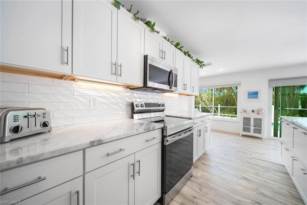 SANIBEL BAYOUS - Residential