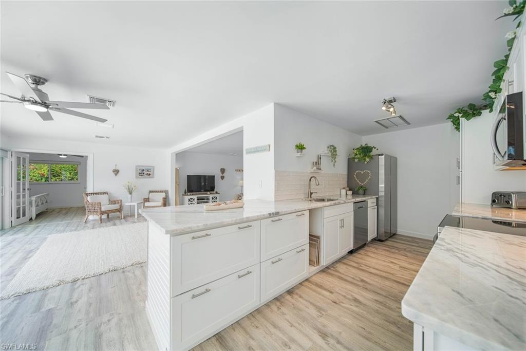 SANIBEL BAYOUS - Residential