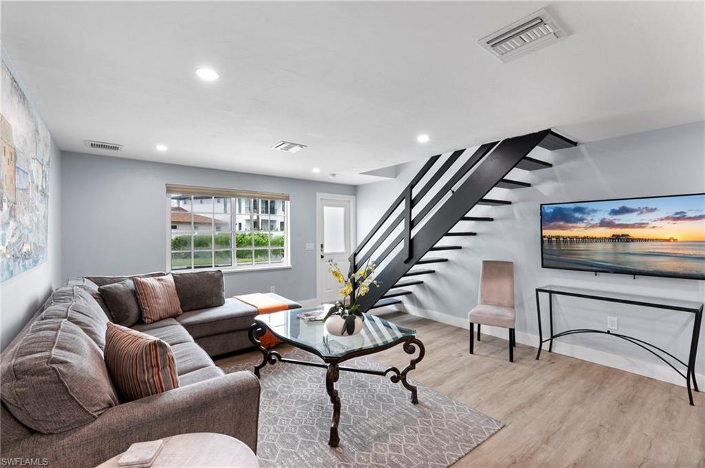 NAPLES PARK - Residential Income