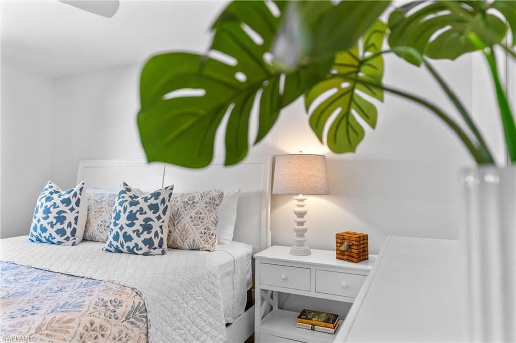 NAPLES PARK - Residential Income