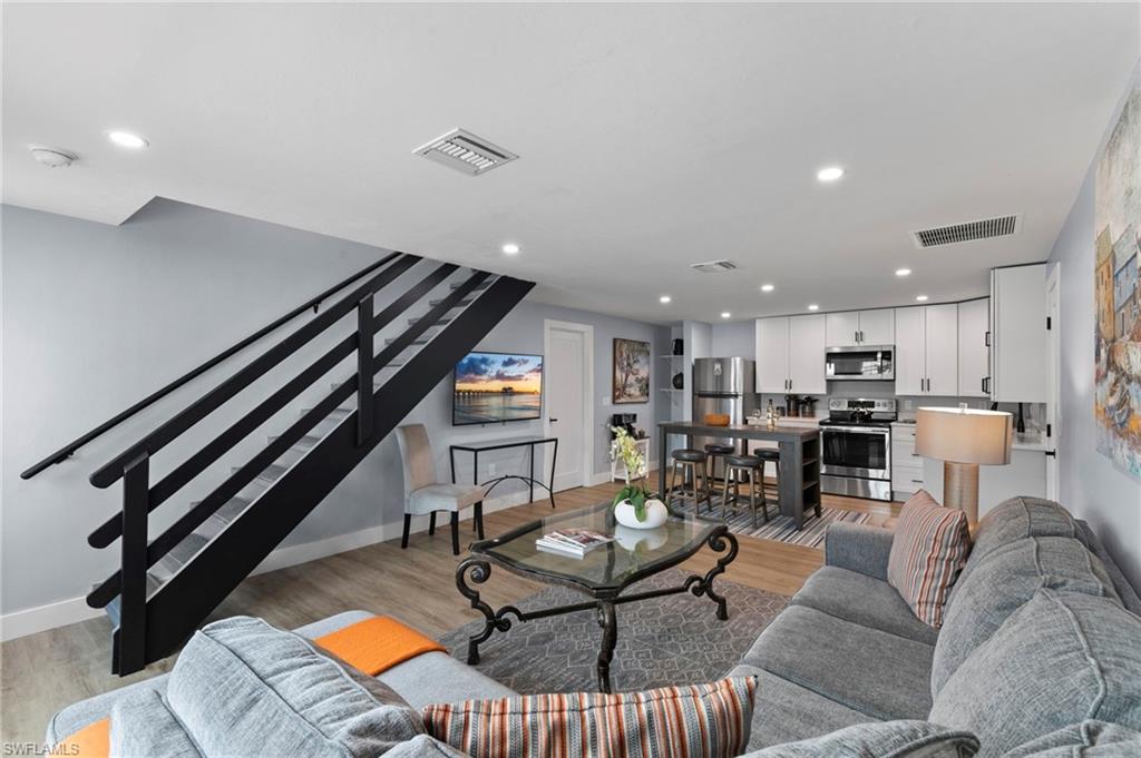 NAPLES PARK - Residential Income