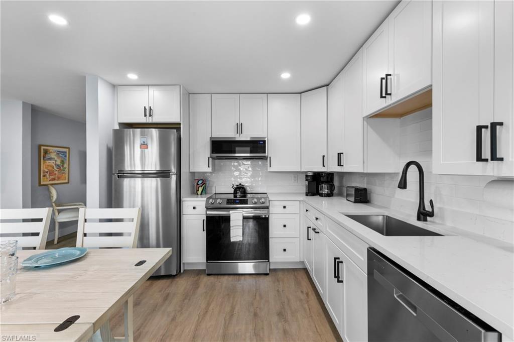 NAPLES PARK - Residential Income