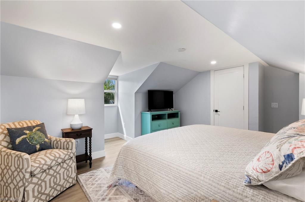 NAPLES PARK - Residential Income