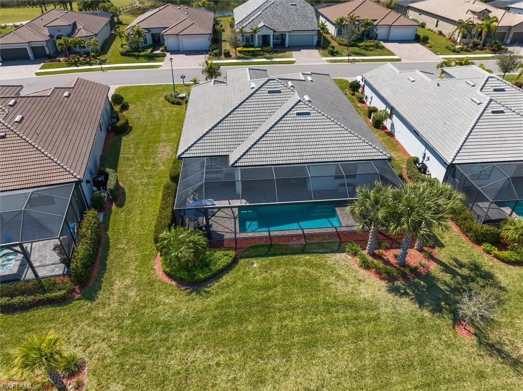 COUNTRY CLUB - Residential