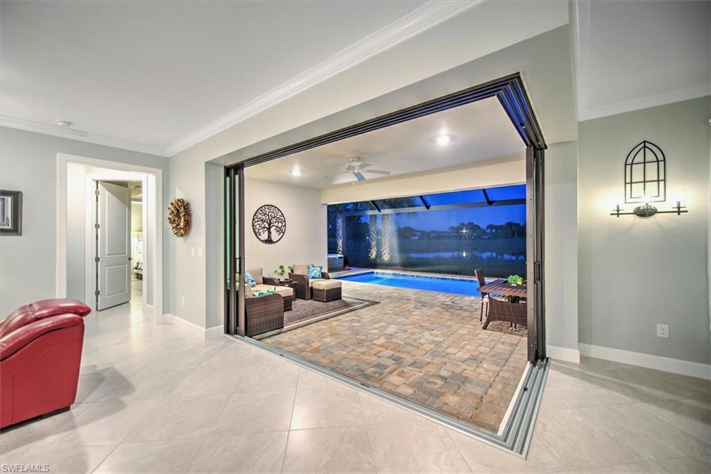 COUNTRY CLUB - Residential