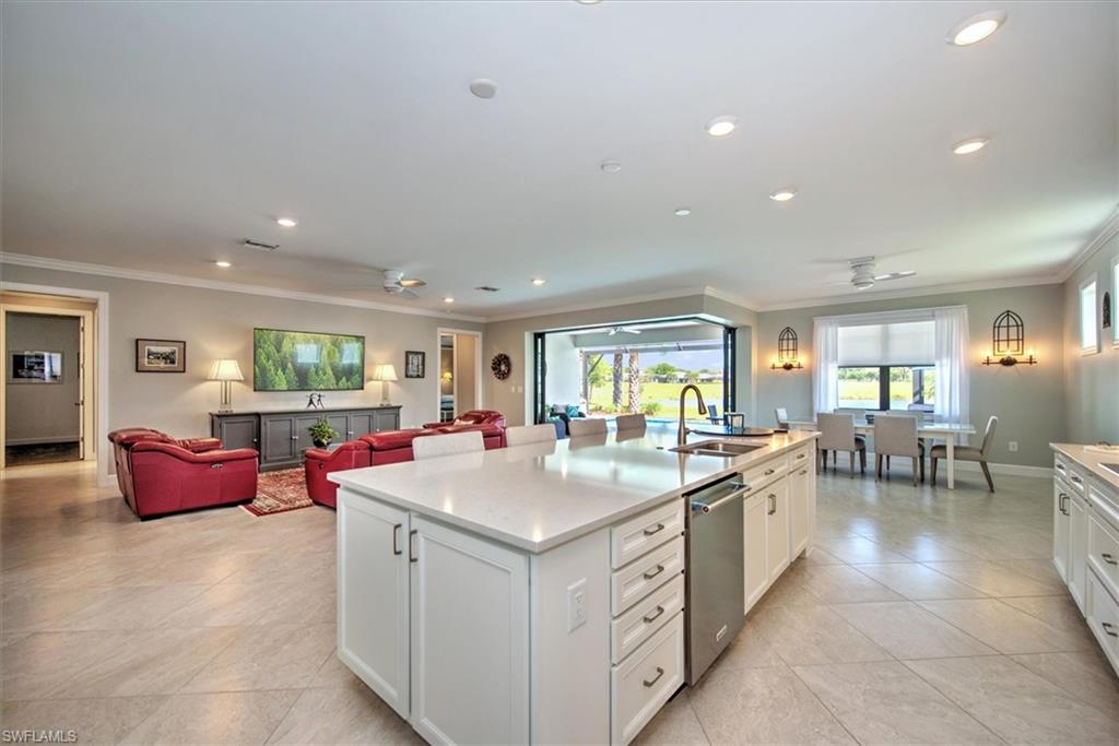 COUNTRY CLUB - Residential