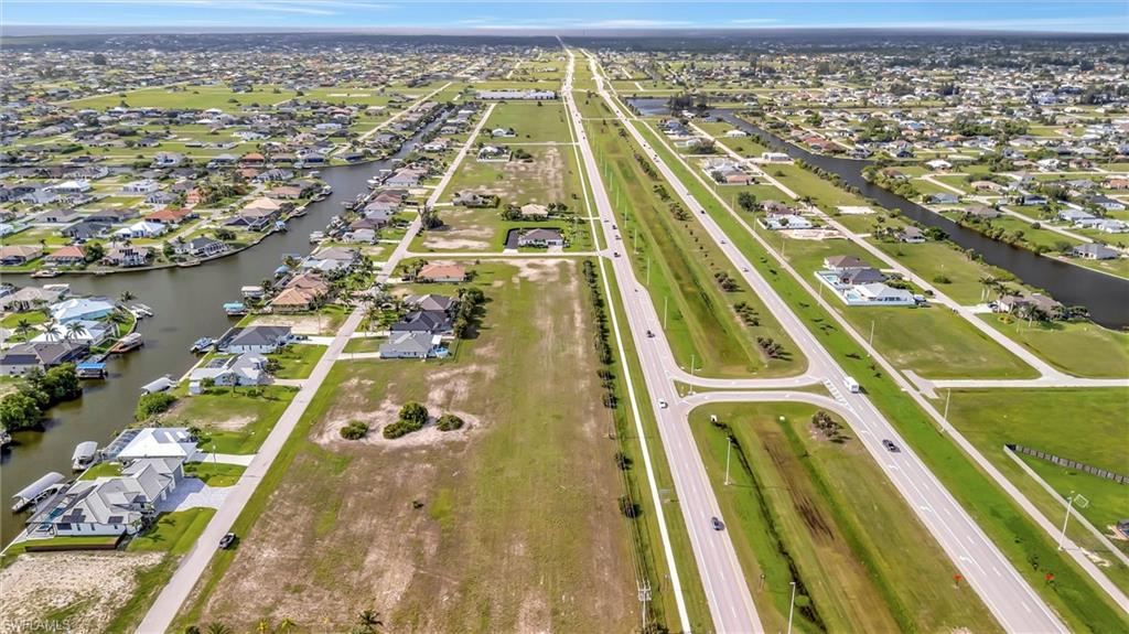 CAPE CORAL - Land