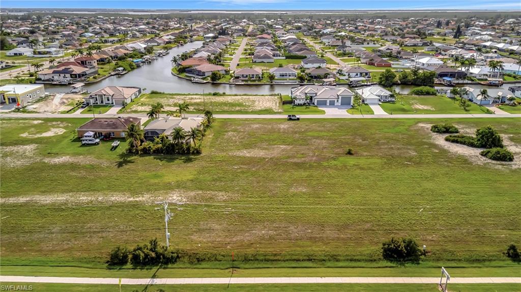 CAPE CORAL - Land