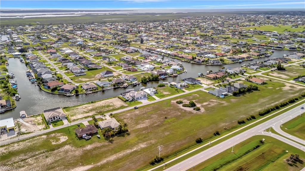 CAPE CORAL - Land