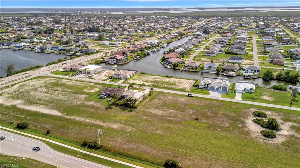 CAPE CORAL - Land