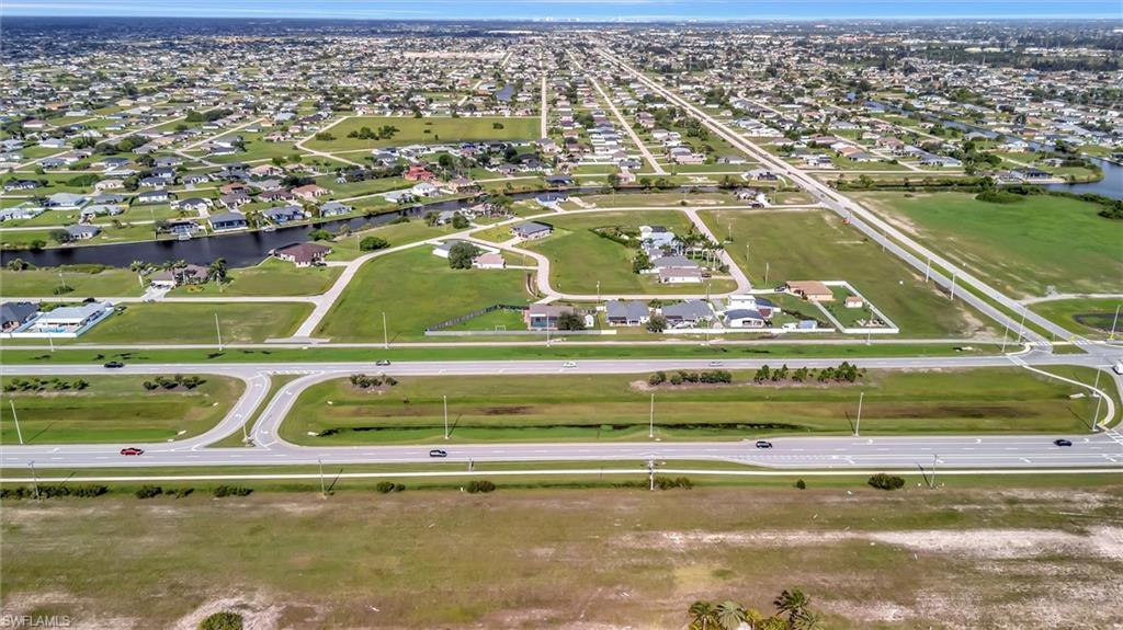 CAPE CORAL - Land