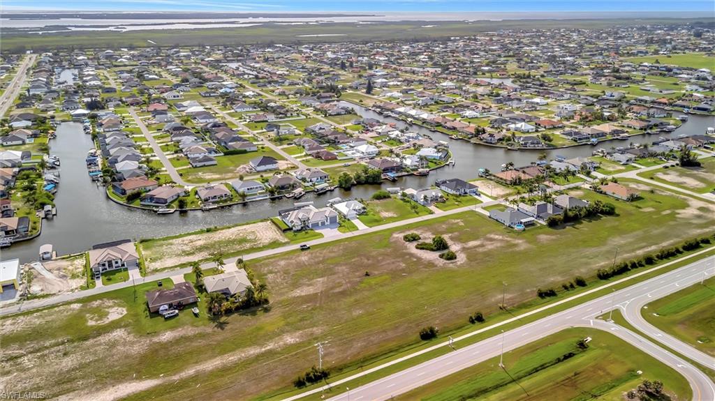 CAPE CORAL - Land