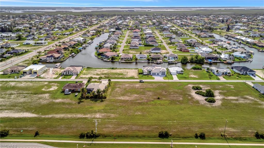 CAPE CORAL - Land