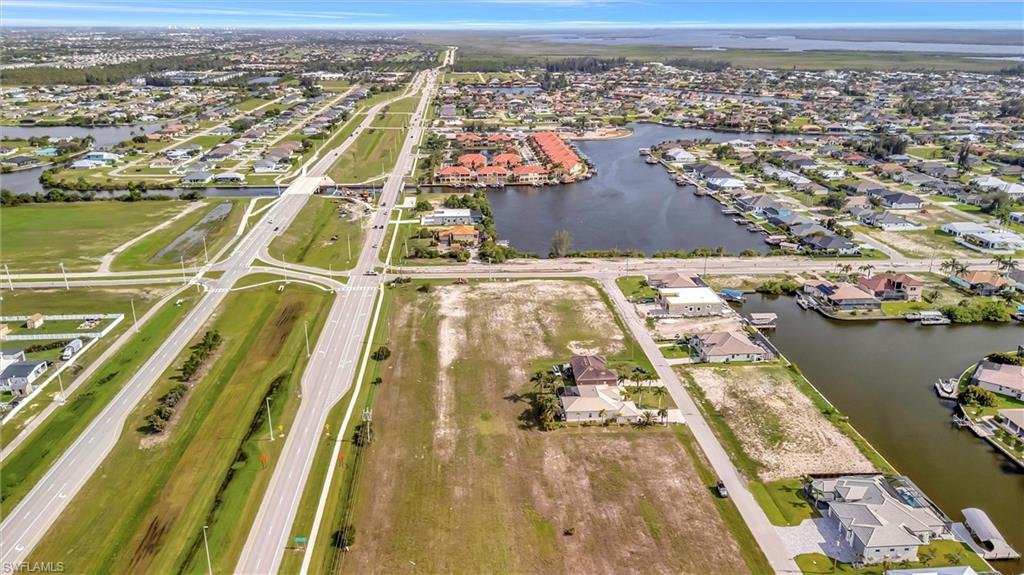 CAPE CORAL - Land