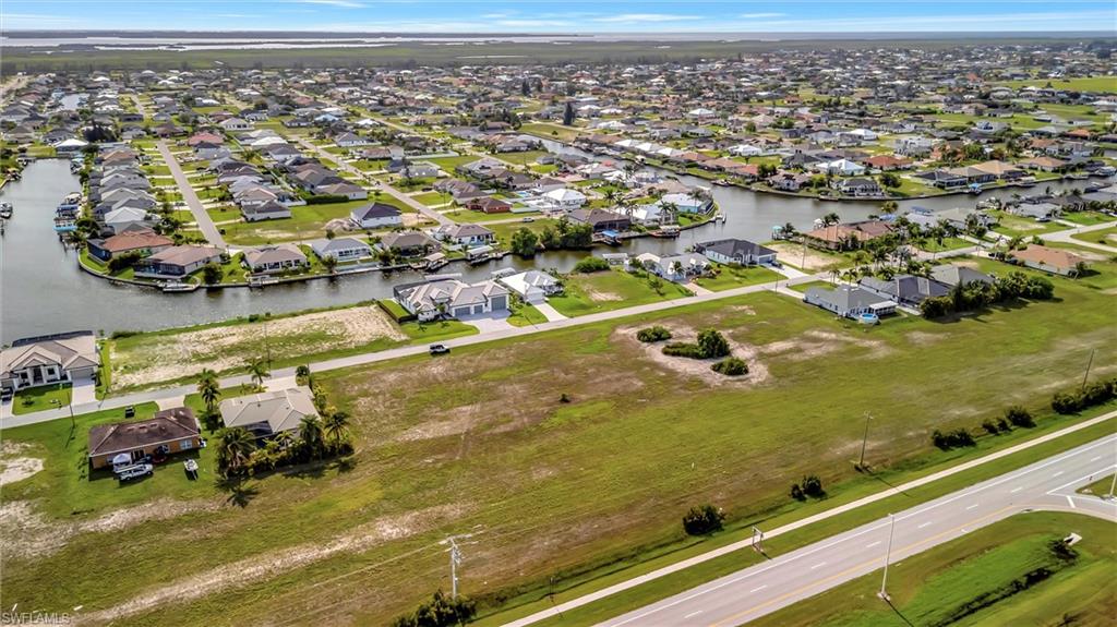 CAPE CORAL - Land