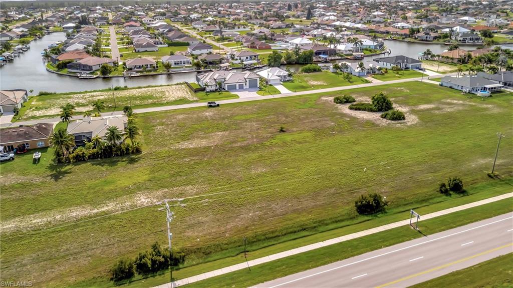 CAPE CORAL - Land