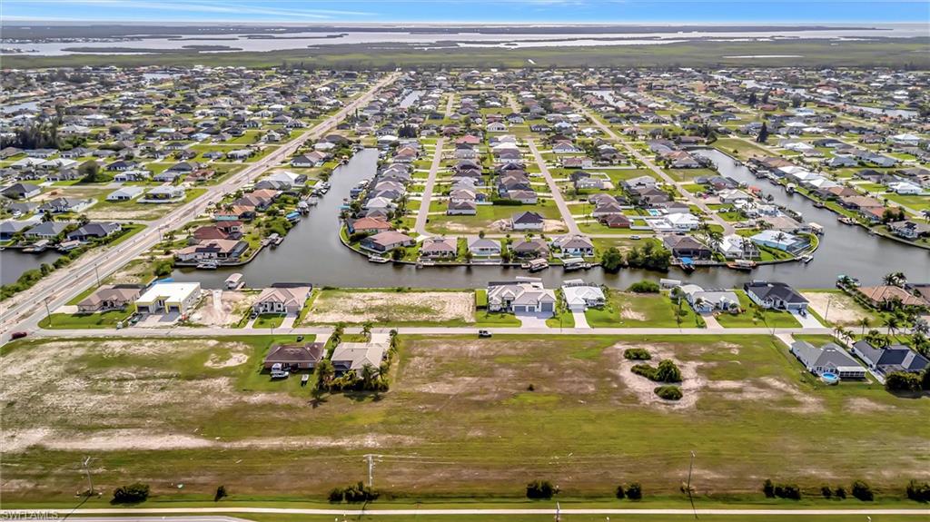 CAPE CORAL - Land