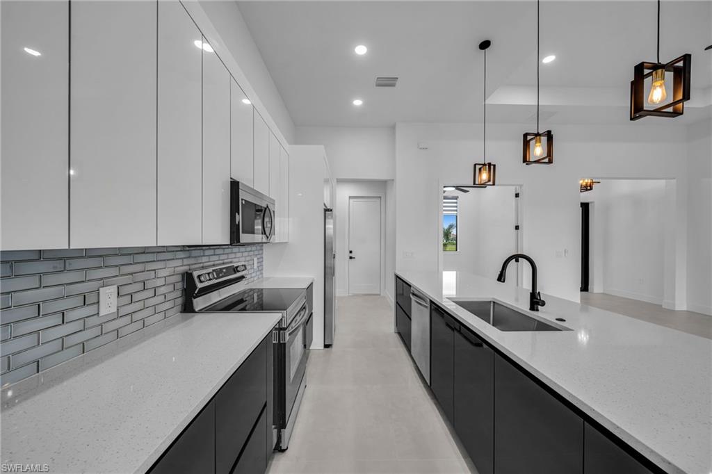CAPE CORAL - Residential