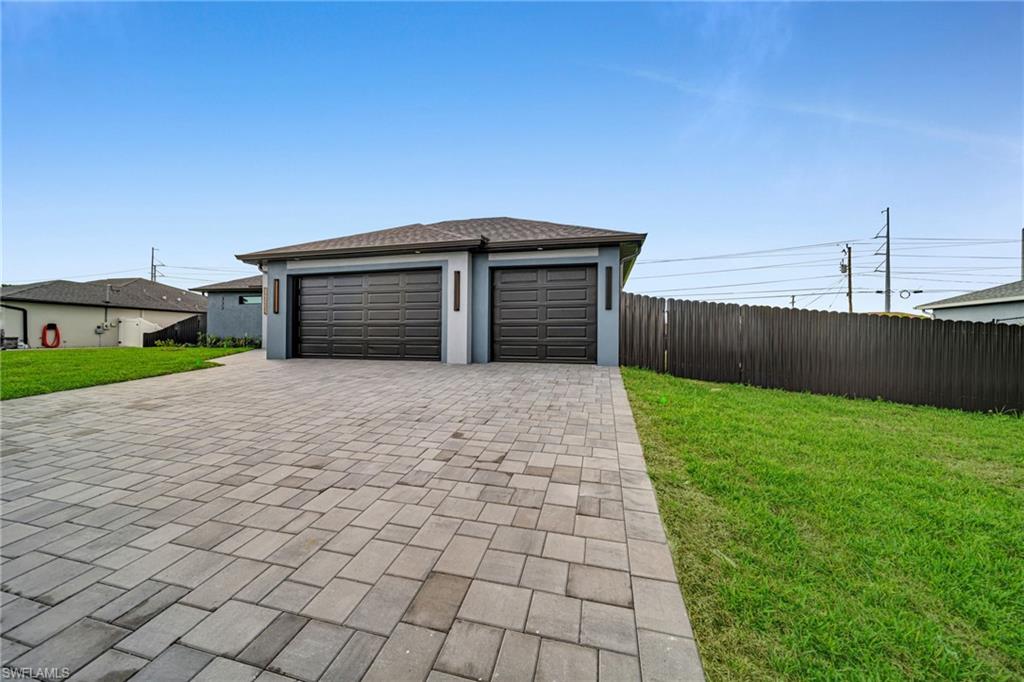 CAPE CORAL - Residential