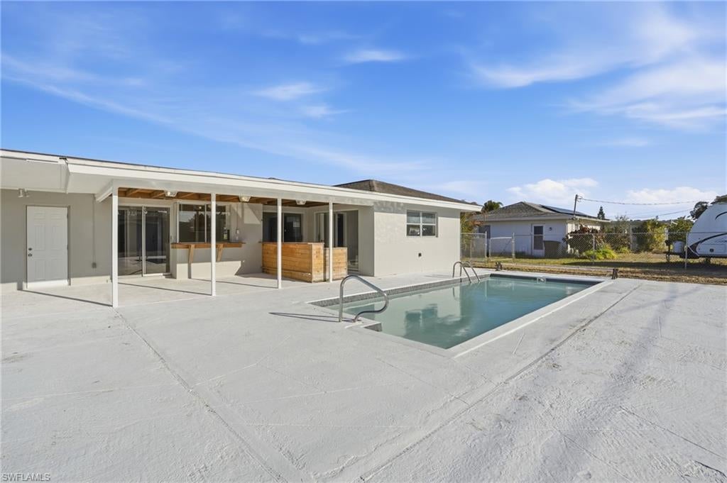 COUNTRY CLUB ESTATES - Residential