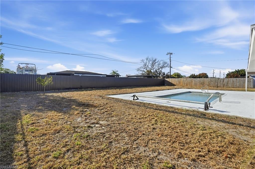COUNTRY CLUB ESTATES - Residential