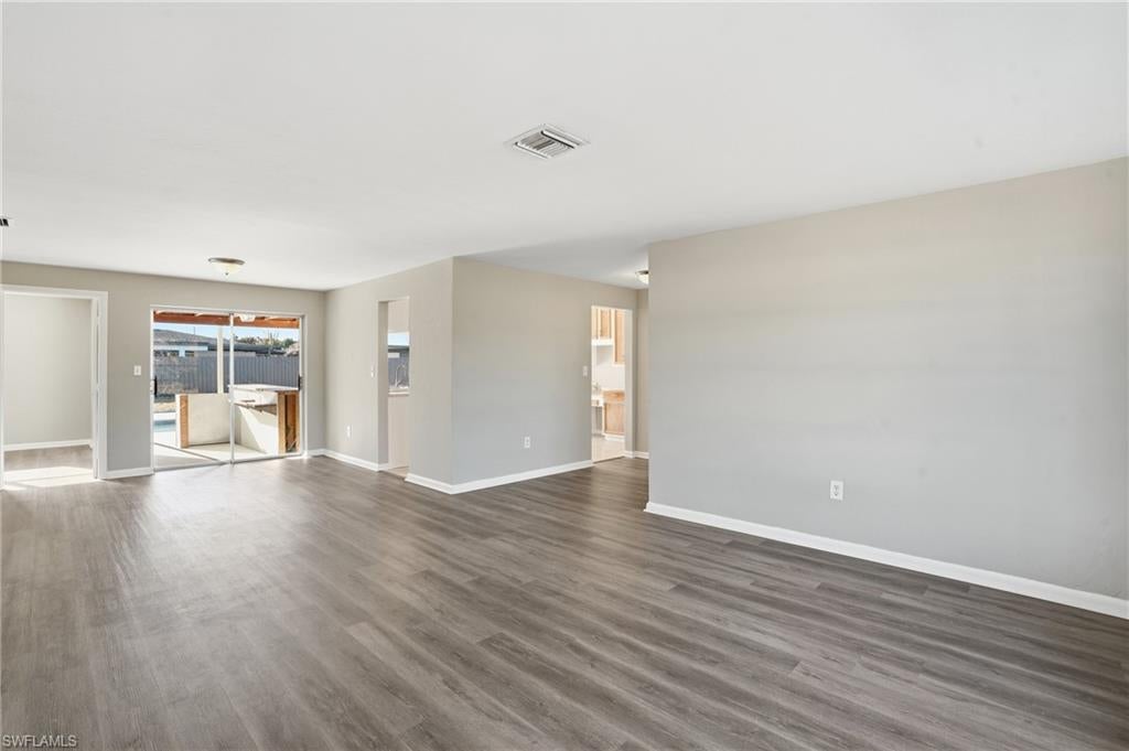 COUNTRY CLUB ESTATES - Residential